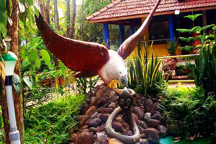 Parassinikkadavu Snake Park