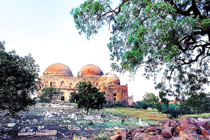 HAFT GUMBAD