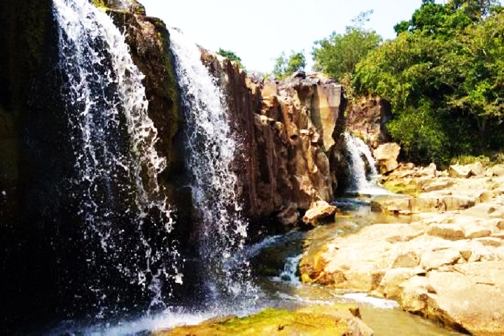 Pochera Waterfalls