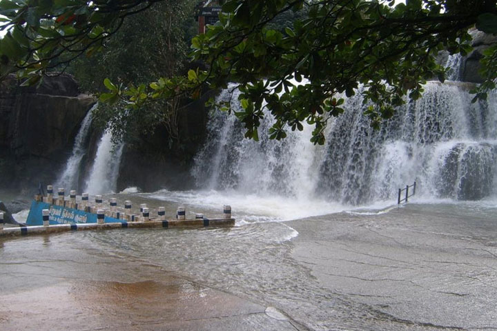 Tirparappu Water Falls