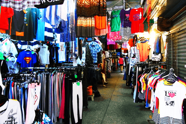 Colaba Causeway Market