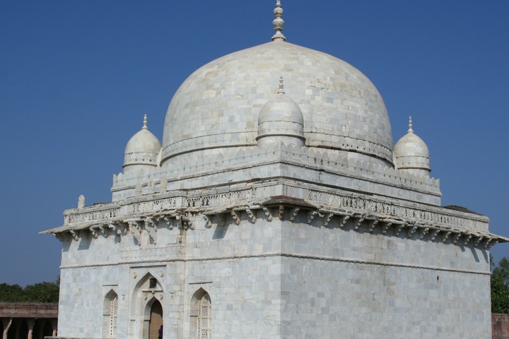 Hoshang's Tomb