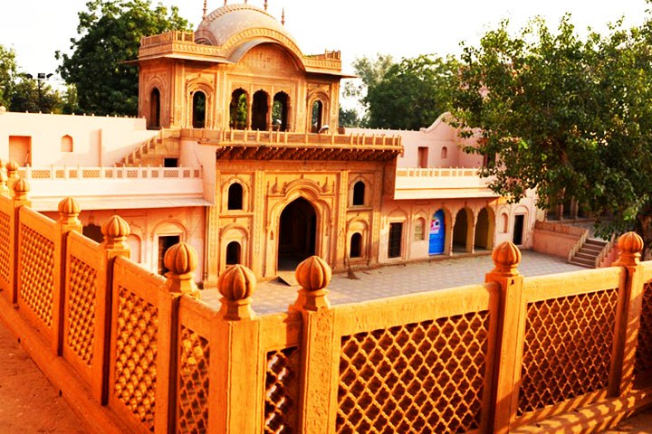 Raja Nahar Singh Palace