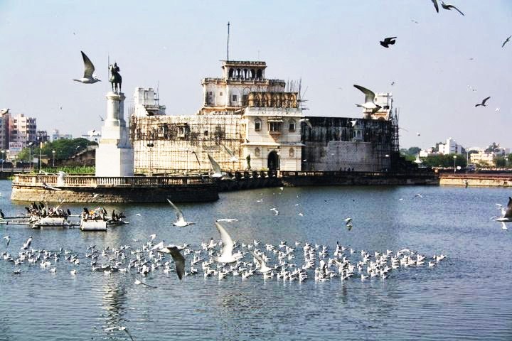 Lakhota Lake