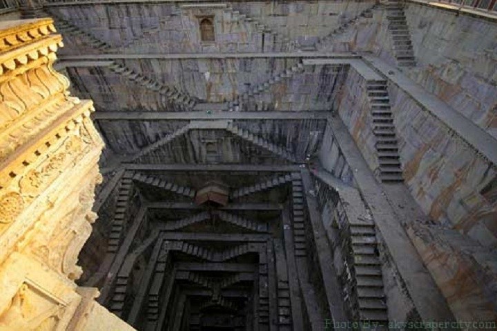 Raniji Ki Baori-Step well