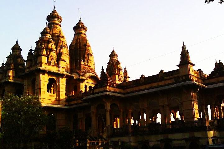 Naulakha Mandir deoghar