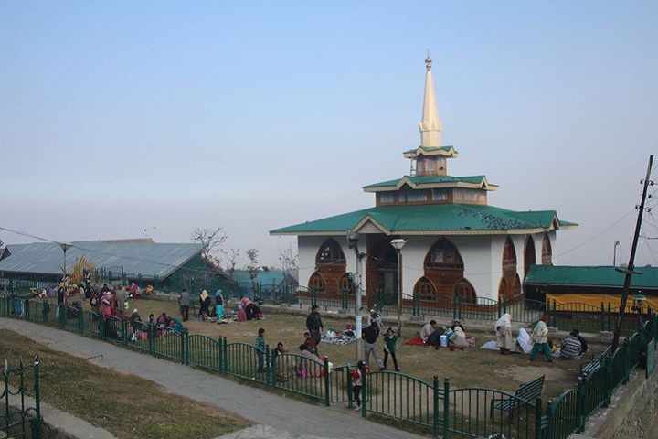Baba Reshi Shrine