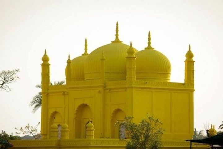 Yellow Mosque
