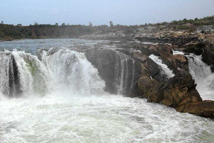 Dhuandhar Waterfall