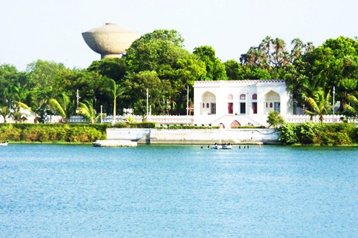 Kankaria Lake