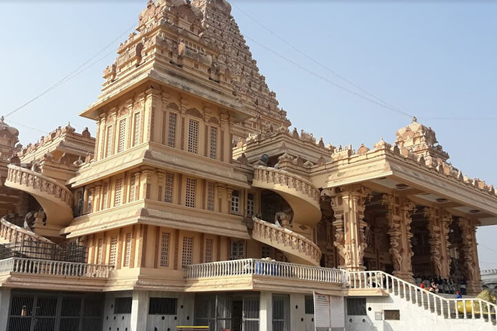 Chhatarpur Mandir