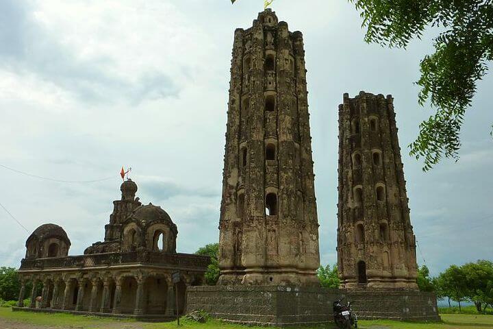 Kholeshwar Temple