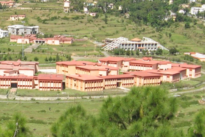 TREKKING IN DWARAHAT