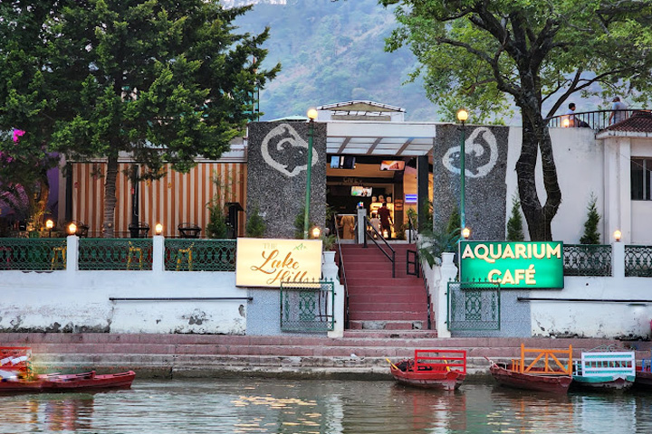 Aquarium Island Cafe