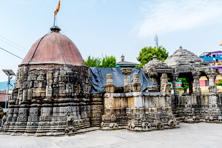 CAMPING IN CHAMPAWAT