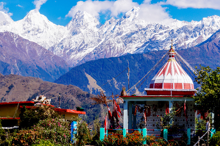TREKKING IN MUNSIYARI