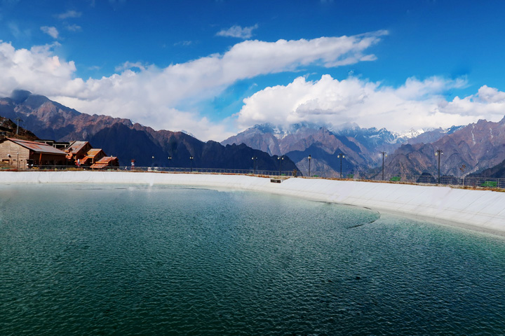 Auli Artificial Lake