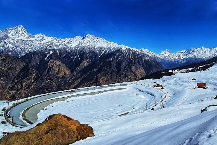 Auli Artificial Lake