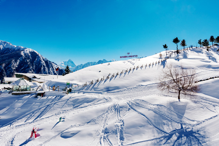 Auli Ski & Snowboard School