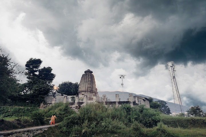 Badrinath Temple Dwarahat