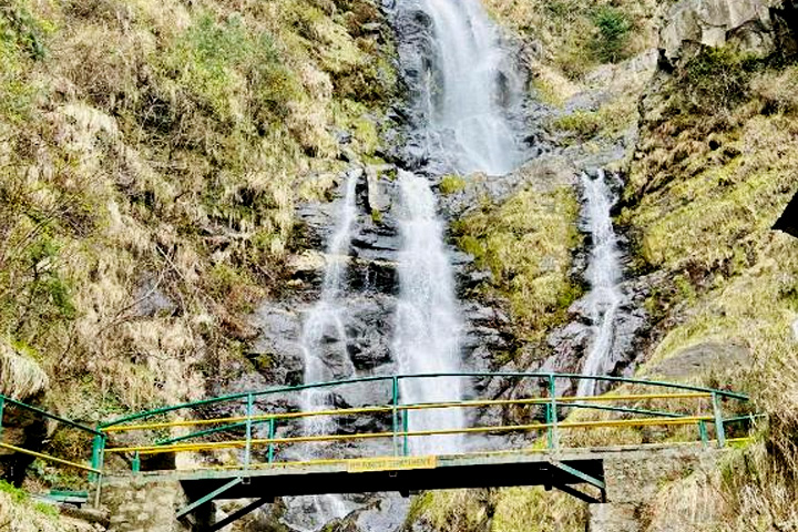 Baror Parsha Waterfall