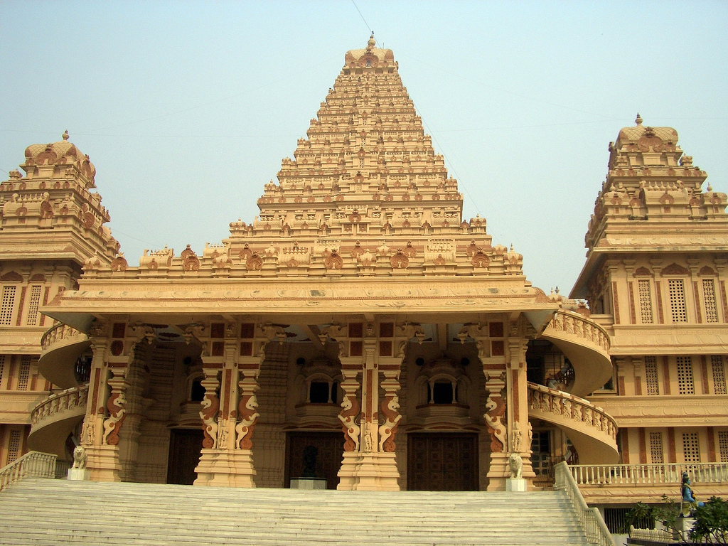 Chhatarpur Mandir