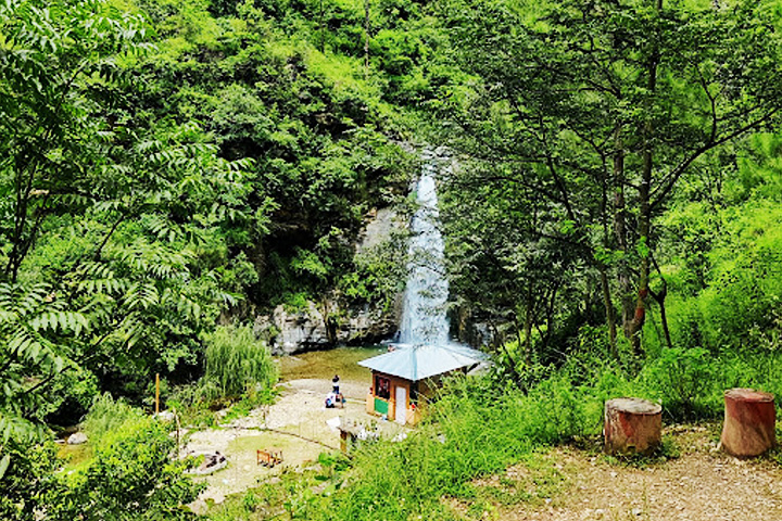 Dhokaney Waterfalls