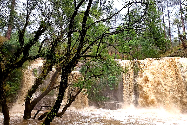 Dunkhola Waterfalls (Kali Taal - Balbhadra Taal)