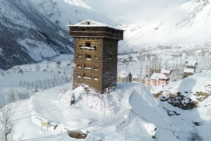 Gondhla Fort (Gondla Fort)