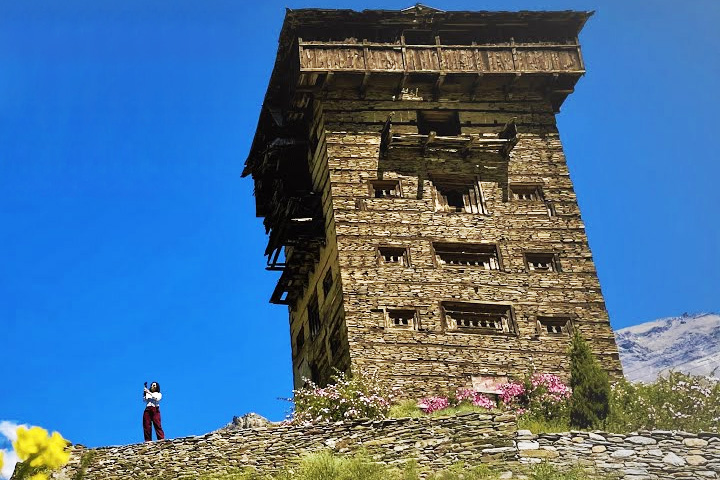 Gondhla Fort (Gondla Fort)