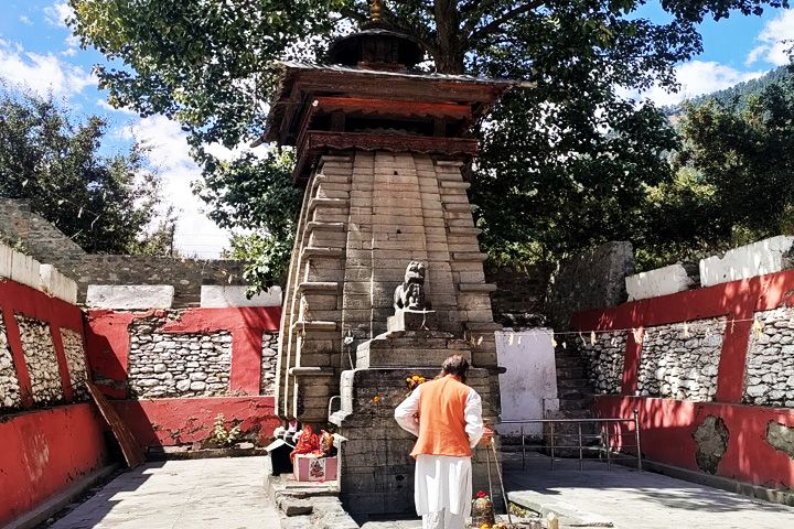 Kalp Kedar Temple (Jalmagna Shivling)