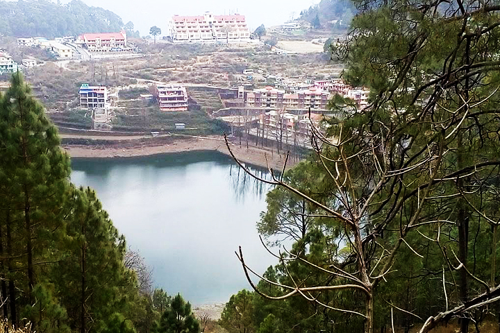 Khurpatal Lake