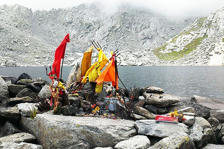 Nag Dal Lake (Cobra Lake)