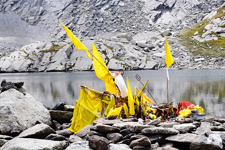 Nag Dal Lake (Cobra Lake)