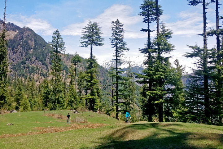 Lama Dugh (Lamadugh) Trek