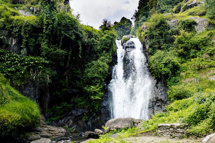 Lapas Waterfall Trek
