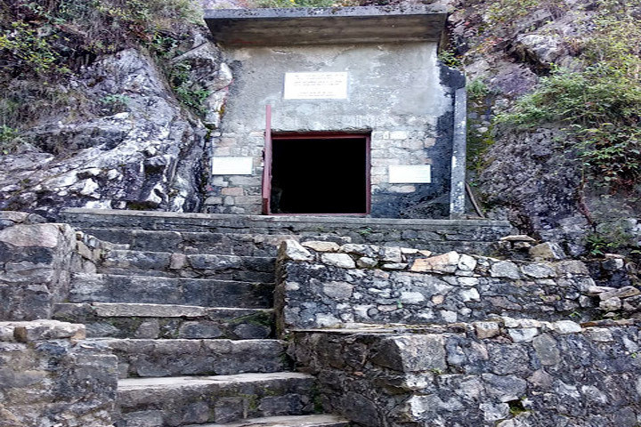 Mahavatar Babaji Cave