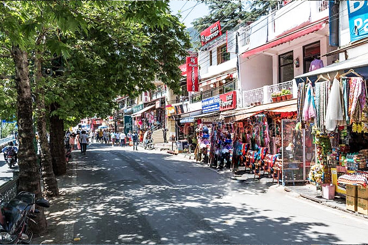 Mall Road (Nainital)