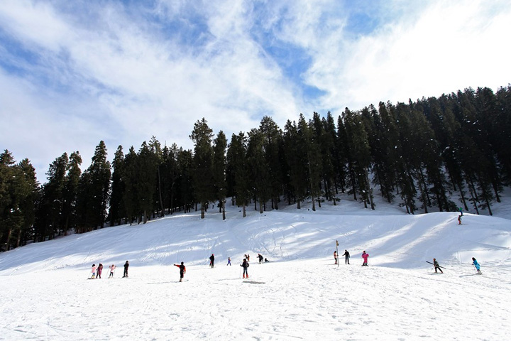 Narkanda Skiing Point