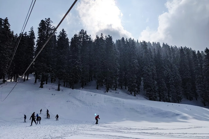 Narkanda Skiing Point