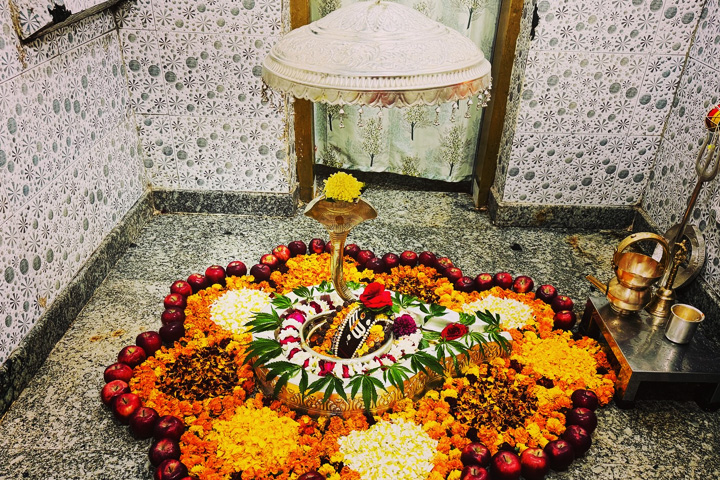 Neelkanth Mahadev Neelkantheshwar Mandir
