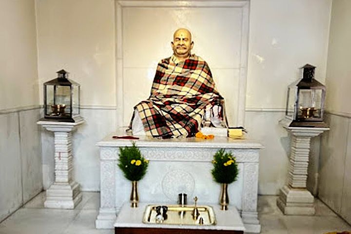 Neem Karoli Baba Ashram Kainchi Dham