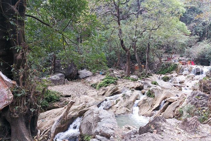 Neer Waterfall (Neer Garh - Neer Gaddu)
