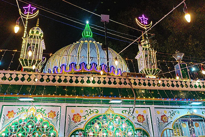 Piran Kaliyar Sharif Dargah