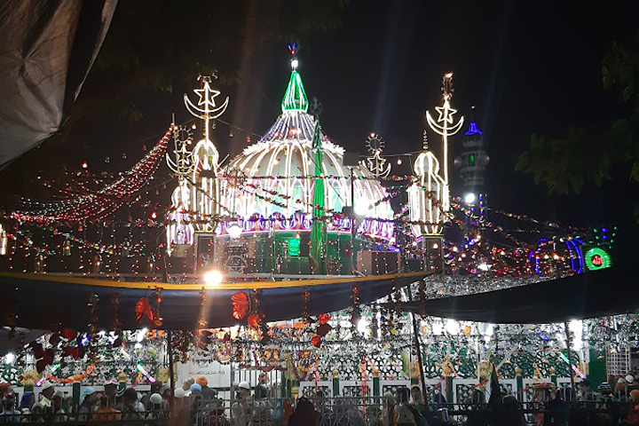 Piran Kaliyar Sharif Dargah