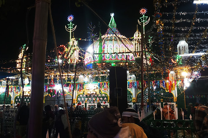 Piran Kaliyar Sharif Dargah