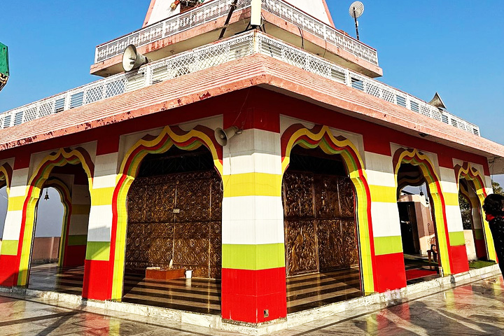 Sada Shiv Mandir (Dhyunsar Mahadev Temple)