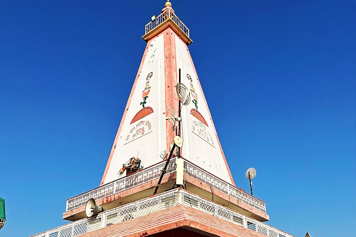 Sada Shiv Mandir (Dhyunsar Mahadev Temple)