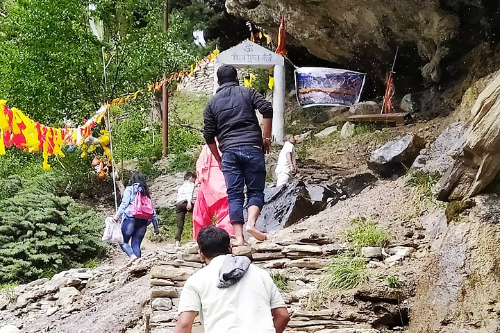 Timmersain Mahadev Cave - Baba Barfani