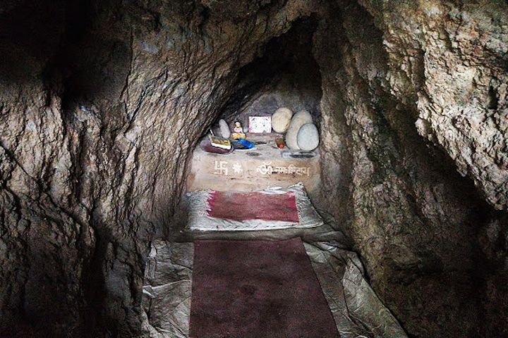 Vashishta Gufa Temple